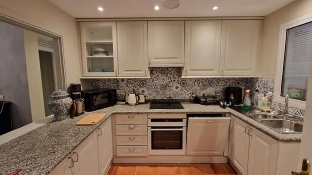 2 quarto Apartamento para venda em El Paraiso, Estepona com piscina - 360 000 € (Ref: 9898627)