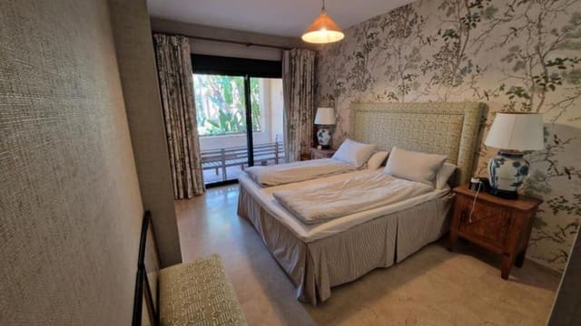 2 quarto Apartamento para venda em El Paraiso, Estepona com piscina - 360 000 € (Ref: 9898627)
