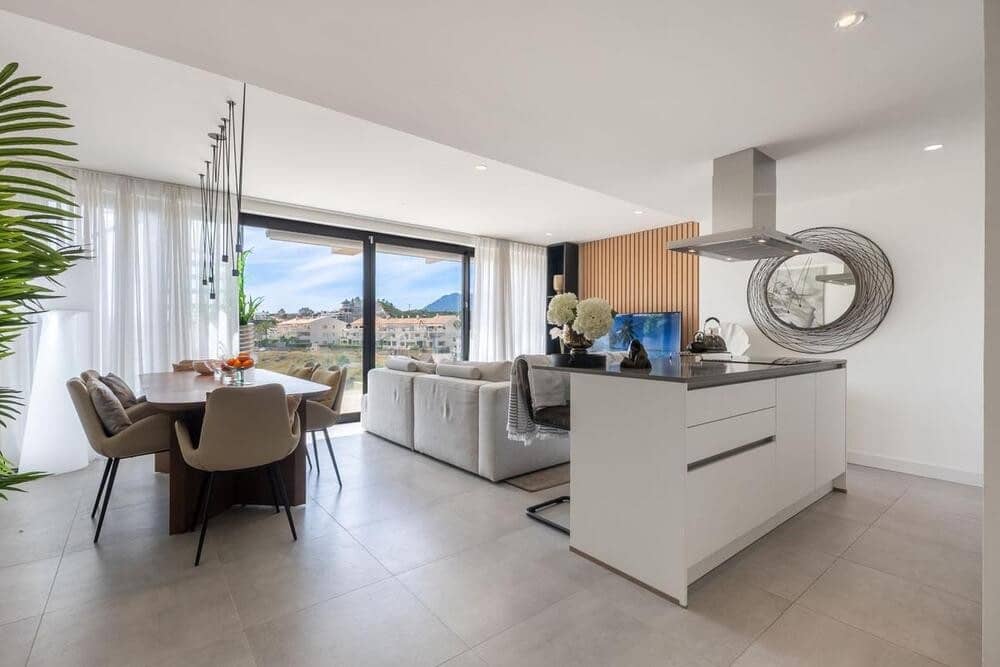 3 chambre Penthouse à vendre à New Golden Mile avec piscine garage - 749 000 € (Ref: 9898629)