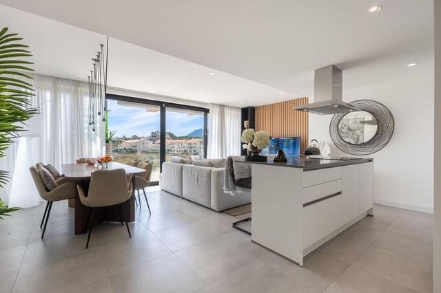 Ático de 3 habitaciones en La Concha - Resina Golf, Estepona en venta con piscina garaje - 749.000 € (Ref: 9898629)