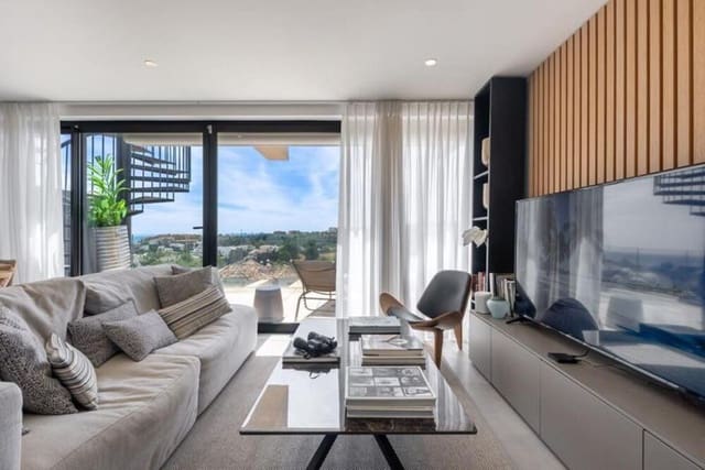 Ático de 3 habitaciones en La Concha - Resina Golf, Estepona en venta con piscina garaje - 749.000 € (Ref: 9898629)
