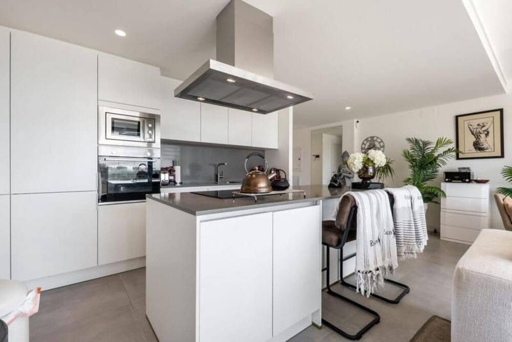 3 chambre Penthouse à vendre à New Golden Mile avec piscine garage - 749 000 € (Ref: 9898629)