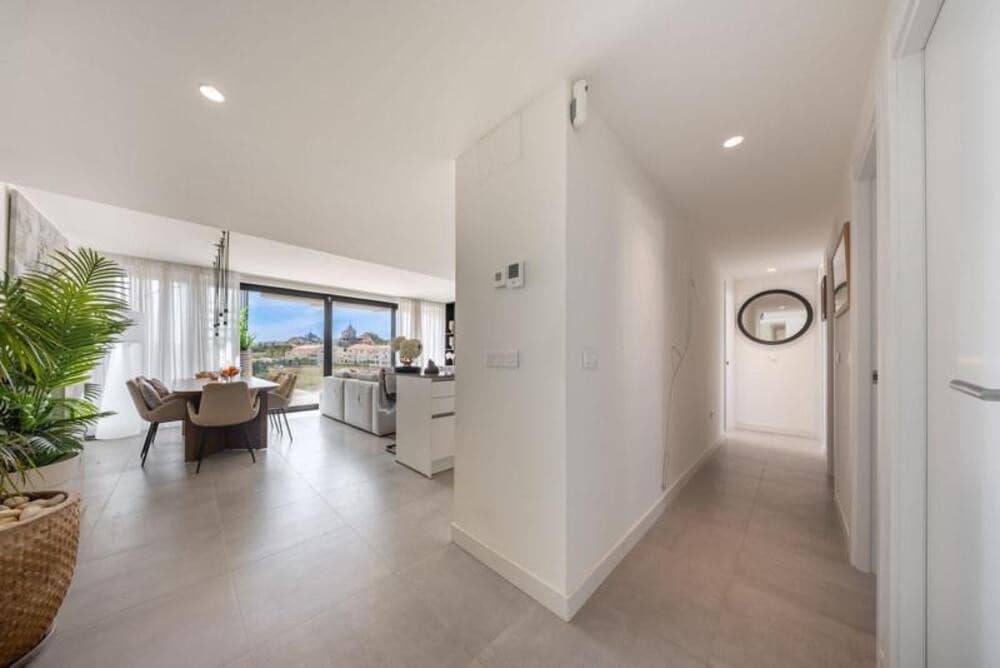 3 chambre Penthouse à vendre à New Golden Mile avec piscine garage - 749 000 € (Ref: 9898629)