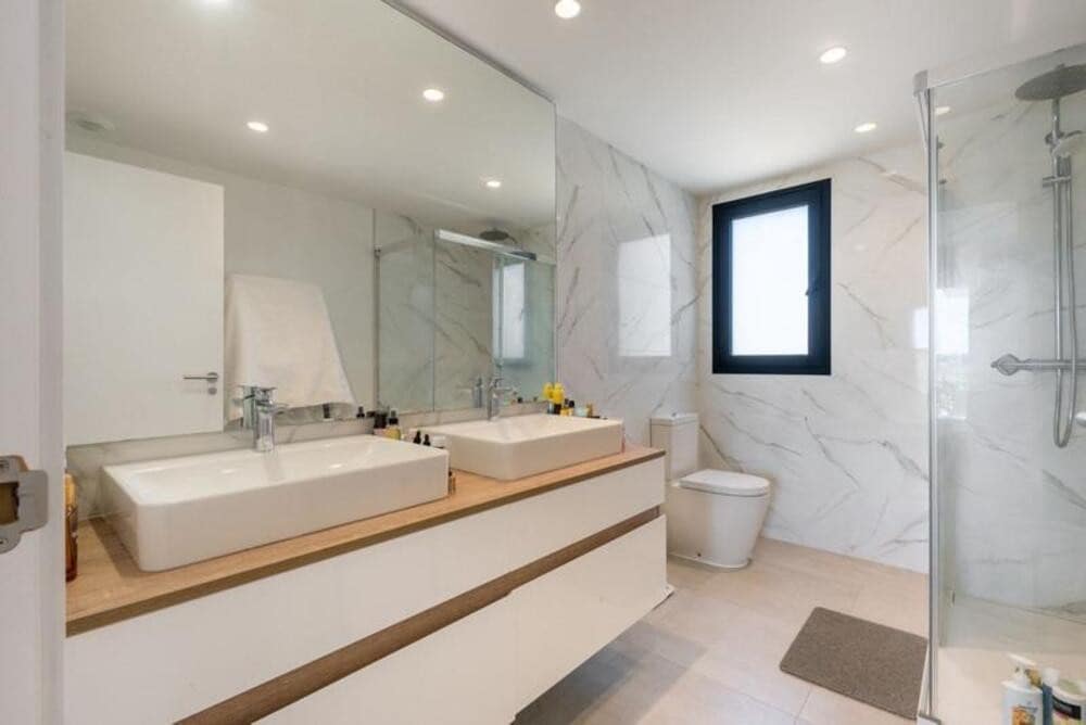 3 chambre Penthouse à vendre à New Golden Mile avec piscine garage - 749 000 € (Ref: 9898629)