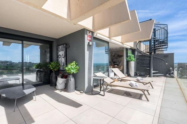 Ático de 3 habitaciones en La Concha - Resina Golf, Estepona en venta con piscina garaje - 749.000 € (Ref: 9898629)