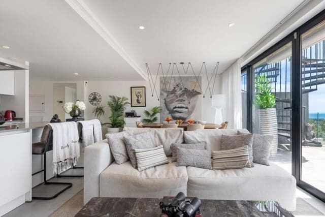 Ático de 3 habitaciones en La Concha - Resina Golf, Estepona en venta con piscina garaje - 749.000 € (Ref: 9898629)