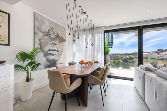 Ático de 3 habitaciones en La Concha - Resina Golf, Estepona en venta con piscina garaje - 749.000 € (Ref: 9898629)