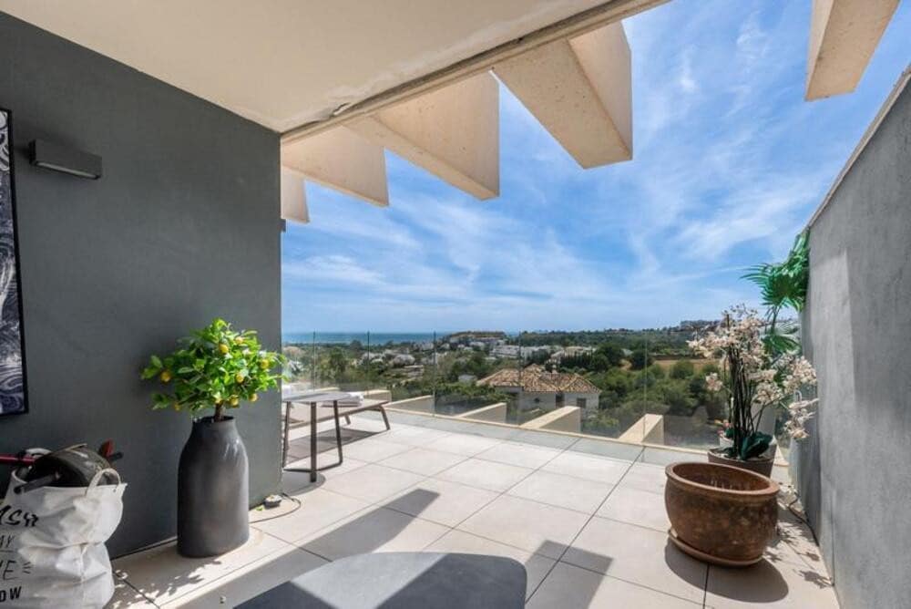 3 chambre Penthouse à vendre à New Golden Mile avec piscine garage - 749 000 € (Ref: 9898629)