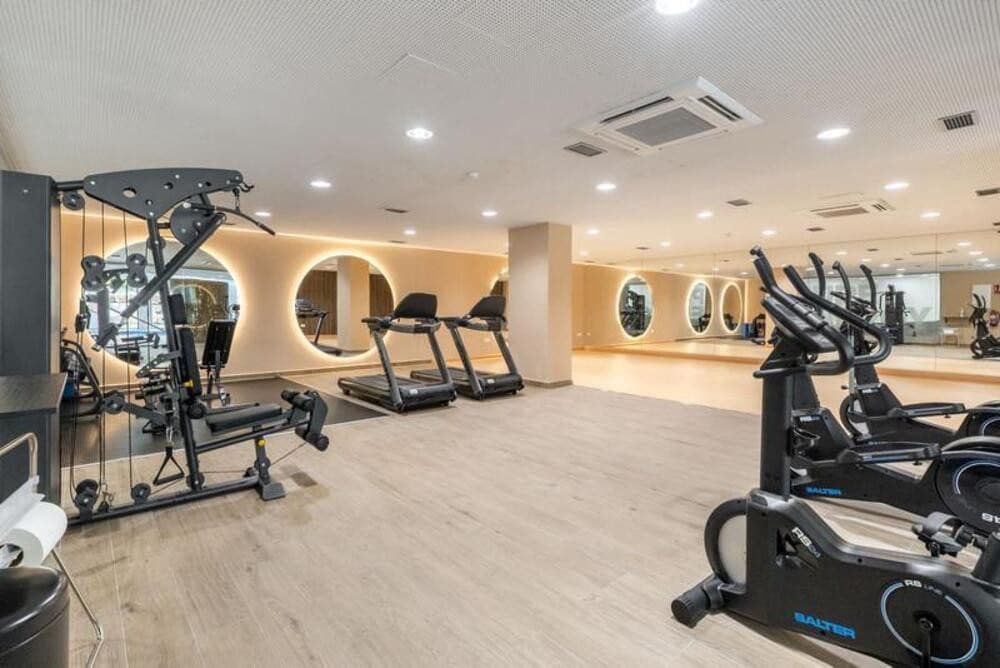 3 chambre Penthouse à vendre à New Golden Mile avec piscine garage - 749 000 € (Ref: 9898629)