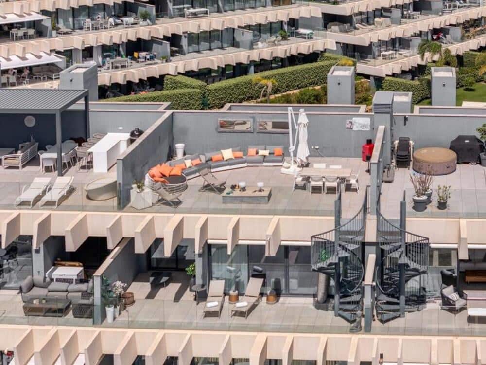 3 chambre Penthouse à vendre à New Golden Mile avec piscine garage - 749 000 € (Ref: 9898629)