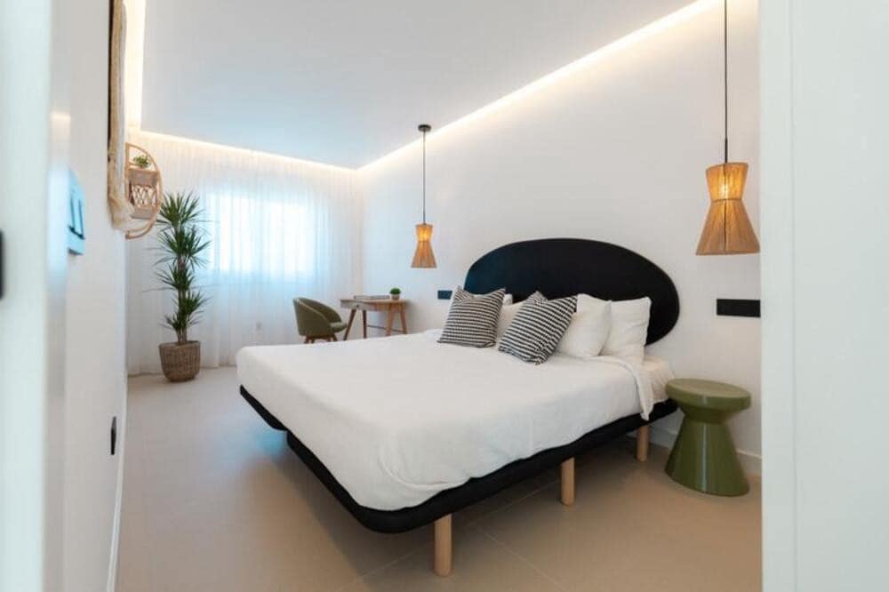 3 slaapkamer Huis te koop in Nueva Andalucia met zwembad - € 995.000 (Ref: 9898630)