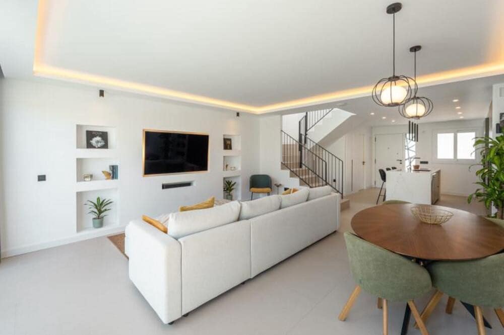 3 slaapkamer Huis te koop in Nueva Andalucia met zwembad - € 995.000 (Ref: 9898630)