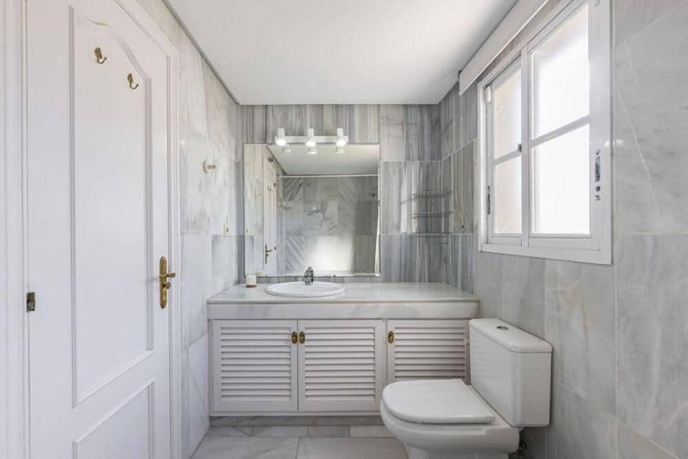 3 chambre Maison de Ville à vendre à Estepona avec piscine garage - 495 000 € (Ref: 9898631)