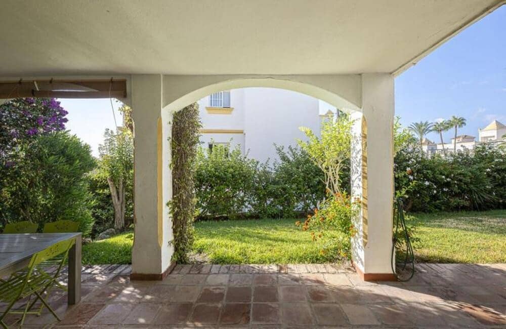 3 chambre Maison de Ville à vendre à Estepona avec piscine garage - 495 000 € (Ref: 9898631)
