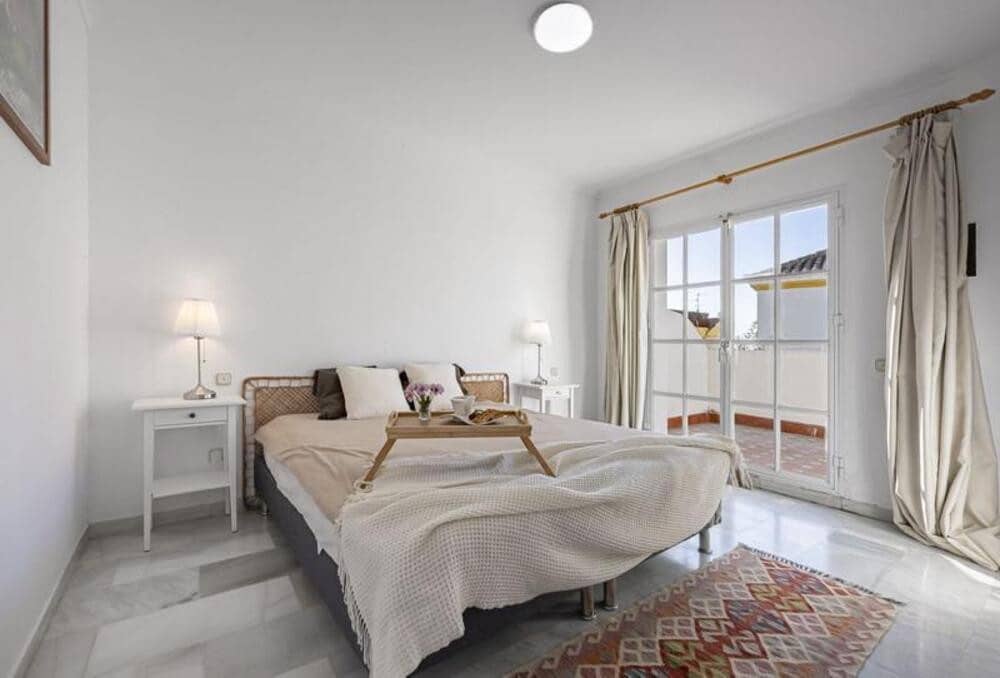 3 chambre Maison de Ville à vendre à Estepona avec piscine garage - 495 000 € (Ref: 9898631)