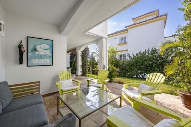 3 chambre Maison de Ville à vendre à Villacana - Costalita - Saladillo, Estepona avec piscine garage - 495 000 € (Ref: 9898631)