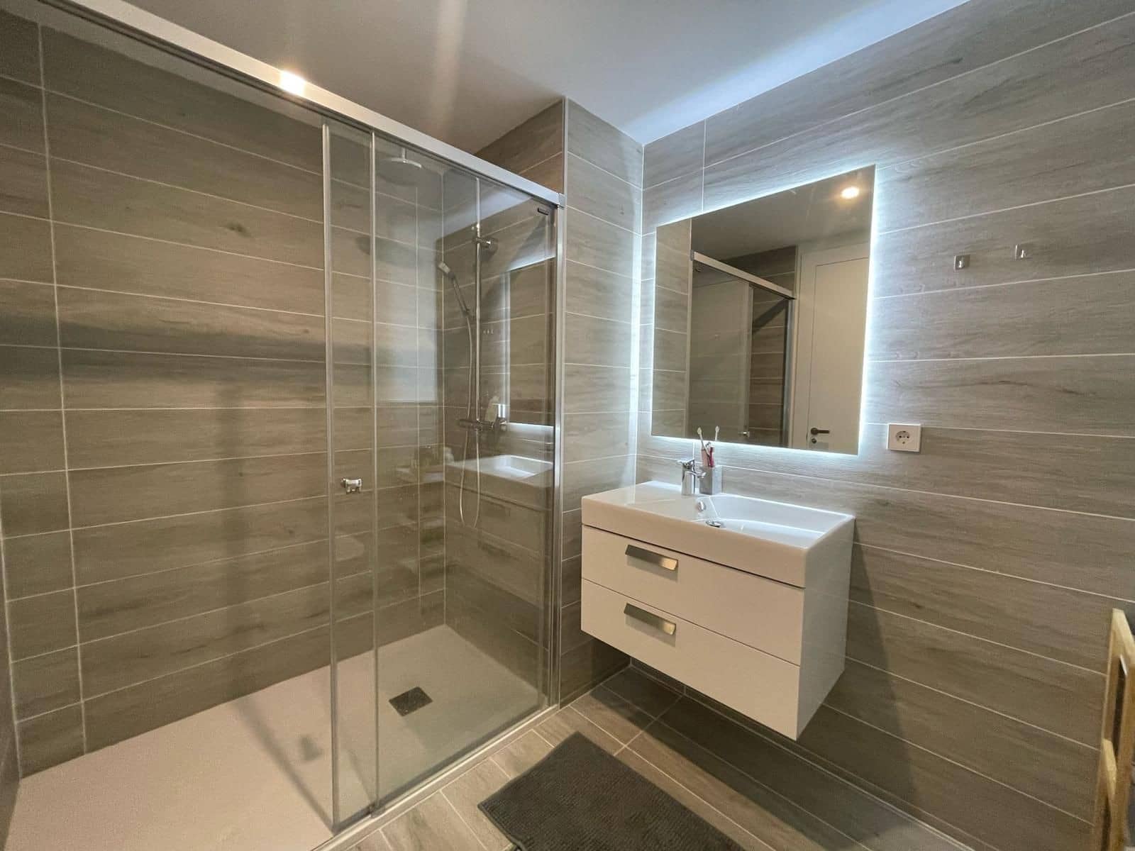 2 camera da letto Appartamento da affittare in Estepona con piscina garage - 1.800 € (Rif: 9902708)