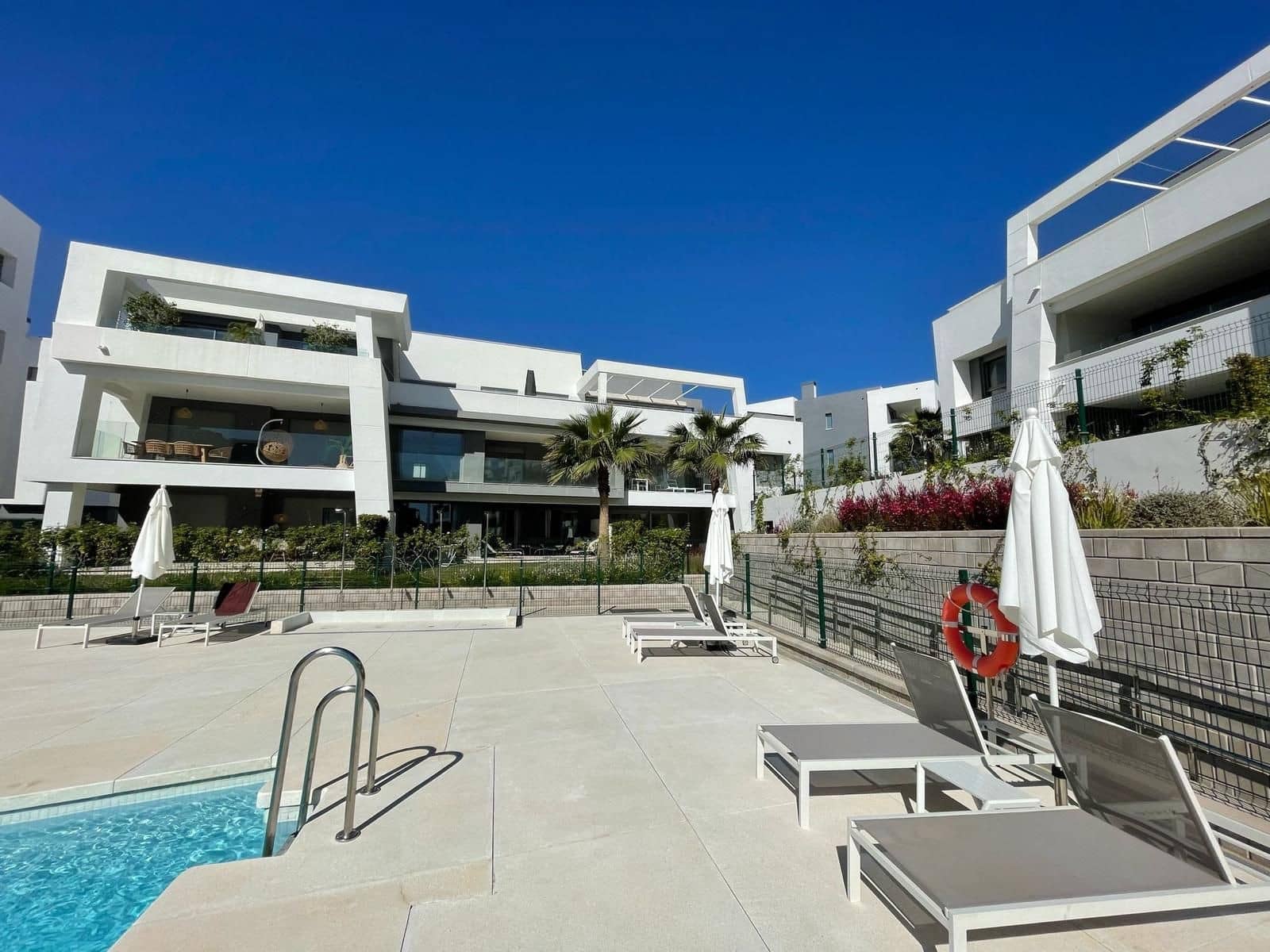 2 camera da letto Appartamento da affittare in Estepona con piscina garage - 1.800 € (Rif: 9902708)