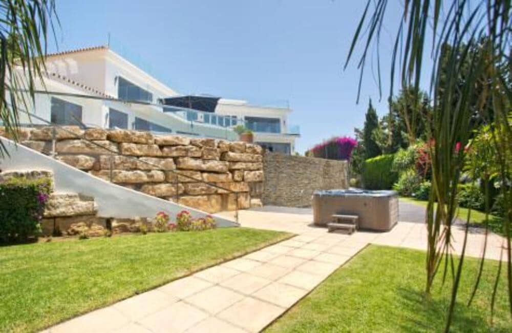 5 quarto Moradia para arrendar em Marbella com piscina garagem - 17 500 € (Ref: 9902710)