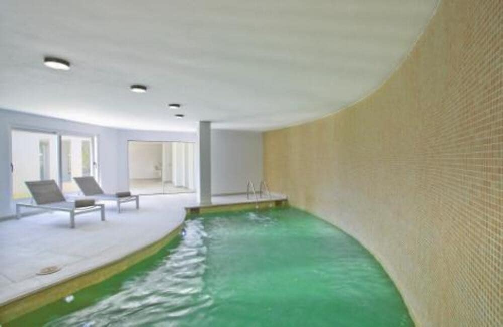 5 quarto Moradia para arrendar em Marbella com piscina garagem - 17 500 € (Ref: 9902710)