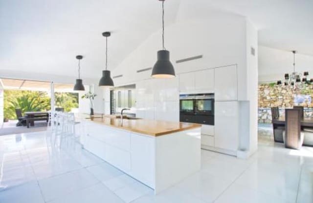5 quarto Moradia para arrendar em Hacienda Las Chapas, Marbella com piscina garagem - 17 500 € (Ref: 9902710)