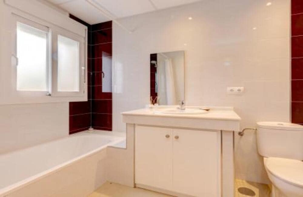 4 bedroom Villa for sale in Manilva with pool garage - € 1,395,000 (Ref: 9902712)