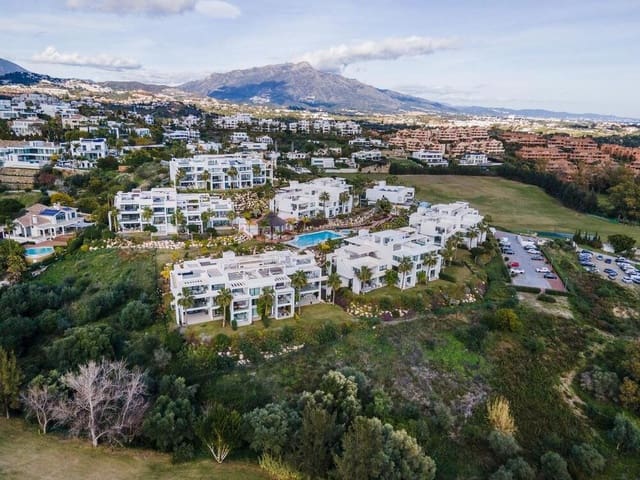 3 quarto Apartamento para arrendar em El Paraíso, Benahavís com piscina garagem - 4 500 € (Ref: 9907130)