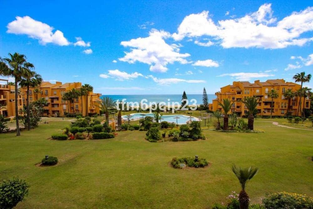 3 soverom Leilighet til leie i La Duquesa / Puerto de la Duquesa med svømmebasseng garasje - € 2 350 (Ref: 9907131)