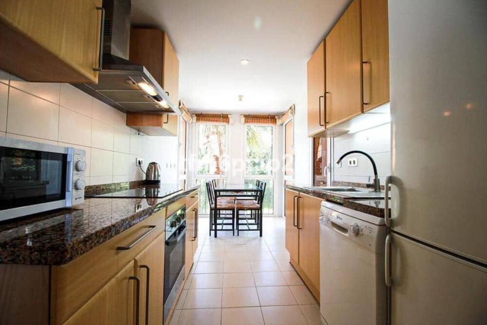3 soverom Leilighet til leie i La Duquesa / Puerto de la Duquesa med svømmebasseng garasje - € 2 350 (Ref: 9907131)