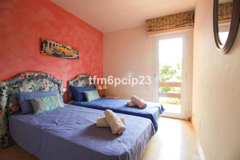 3 soverom Leilighet til leie i La Duquesa / Puerto de la Duquesa med svømmebasseng garasje - € 2 350 (Ref: 9907131)