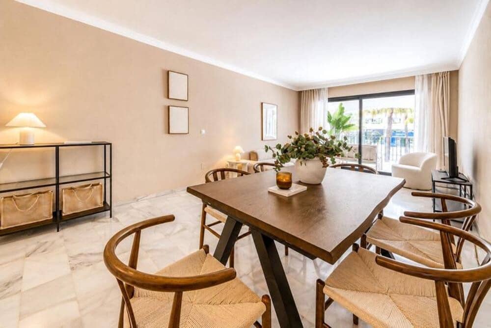 Apartamento de 3 habitaciones en Puerto Banus en venta con piscina - 750.000 € (Ref: 9907132)