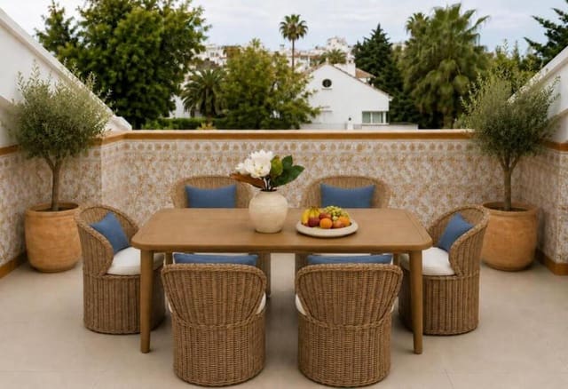 3 Zimmer Penthouse zu verkaufen in Nueva Andalucía Centro, Marbella mit Pool - 695.000 € (Ref: 9907133)