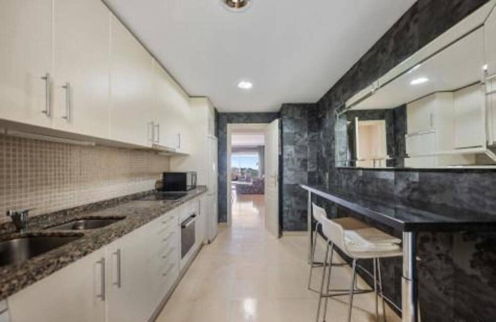 3 soveværelse Lejlighed til salg i Benahavis med swimmingpool garage - € 565.000 (Ref: 9909933)