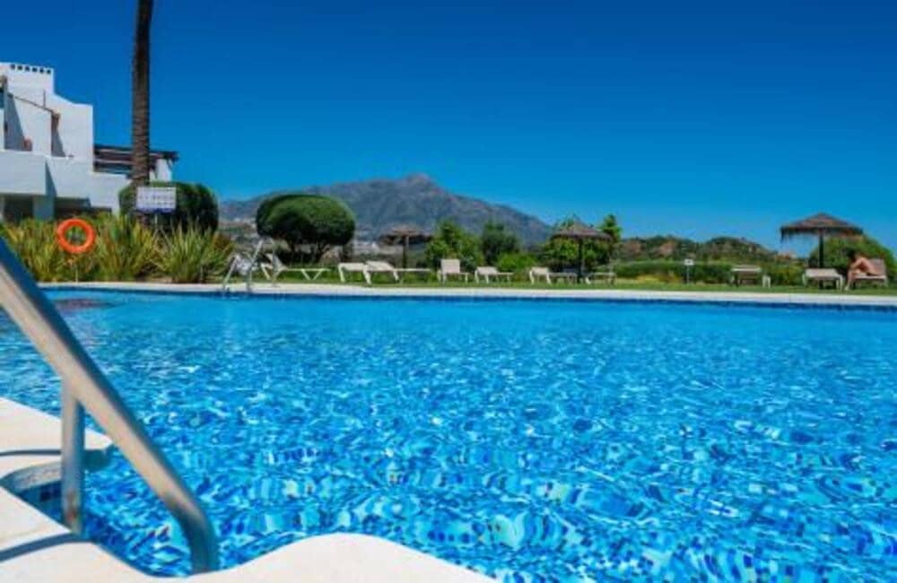 3 soveværelse Lejlighed til salg i Benahavis med swimmingpool garage - € 565.000 (Ref: 9909933)