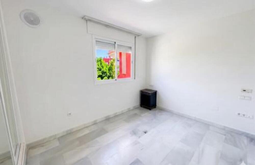 4 quarto Apartamento para arrendar em Marbella com garagem - 3 500 € (Ref: 9909934)