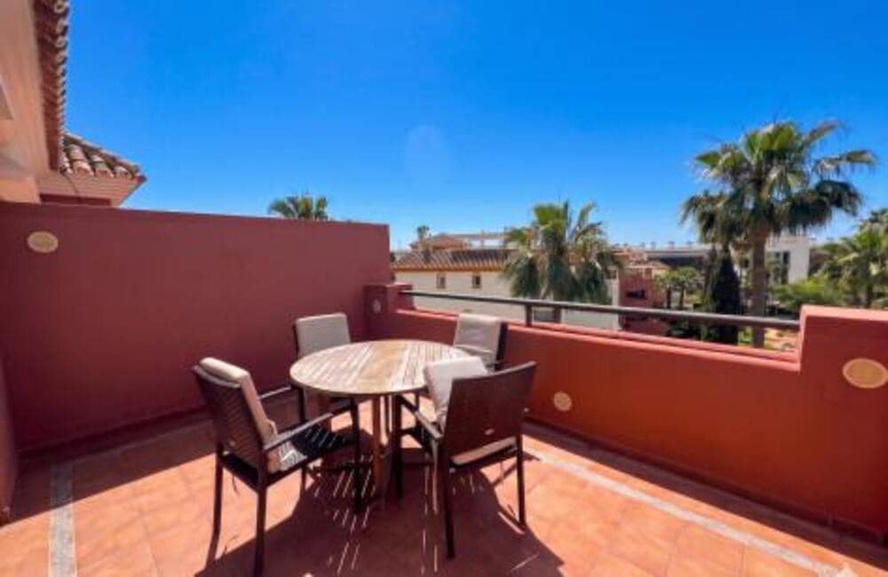 4 quarto Apartamento para arrendar em Marbella com garagem - 3 500 € (Ref: 9909934)