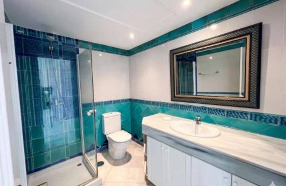 4 quarto Apartamento para arrendar em Marbella com garagem - 3 500 € (Ref: 9909934)