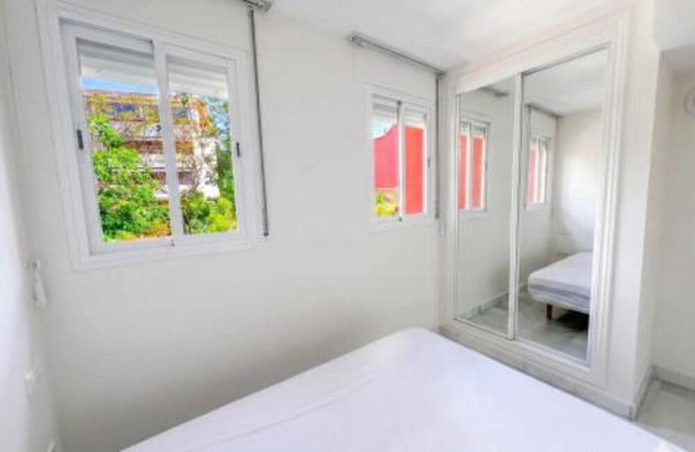 4 quarto Apartamento para arrendar em Marbella com garagem - 3 500 € (Ref: 9909934)