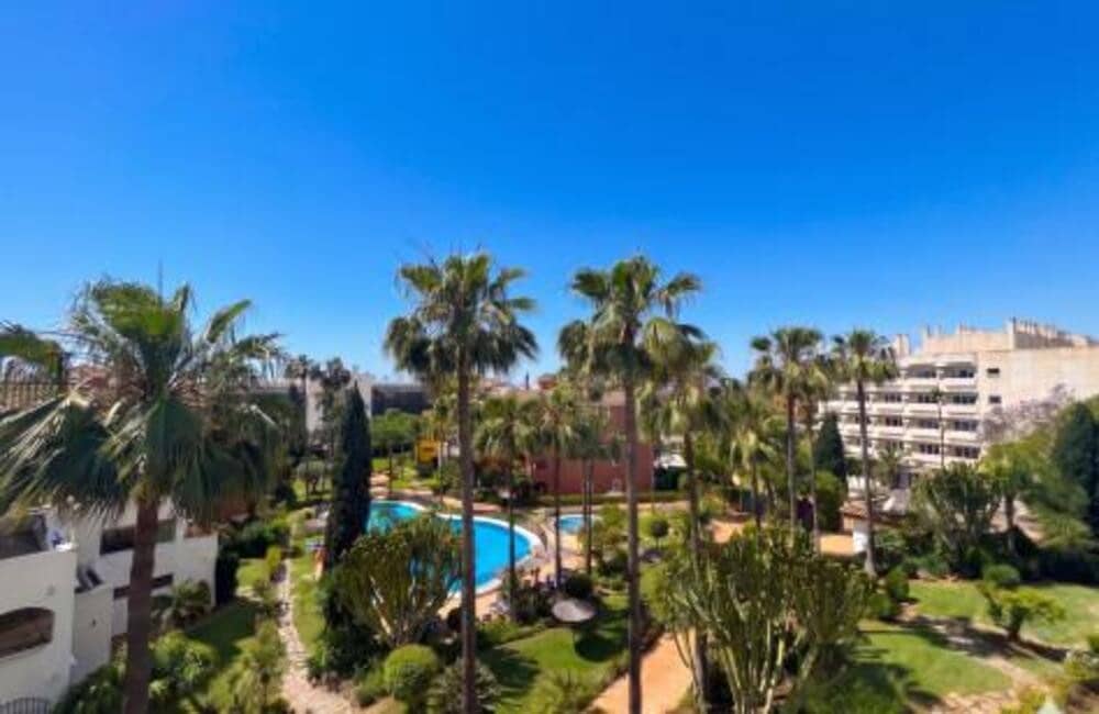 4 quarto Apartamento para arrendar em Marbella com garagem - 3 500 € (Ref: 9909934)