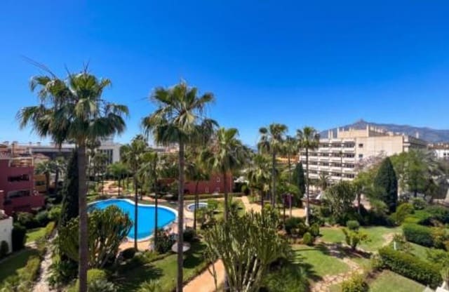 4 quarto Apartamento para arrendar em Casco Antiguo, Marbella com garagem - 3 500 € (Ref: 9909934)