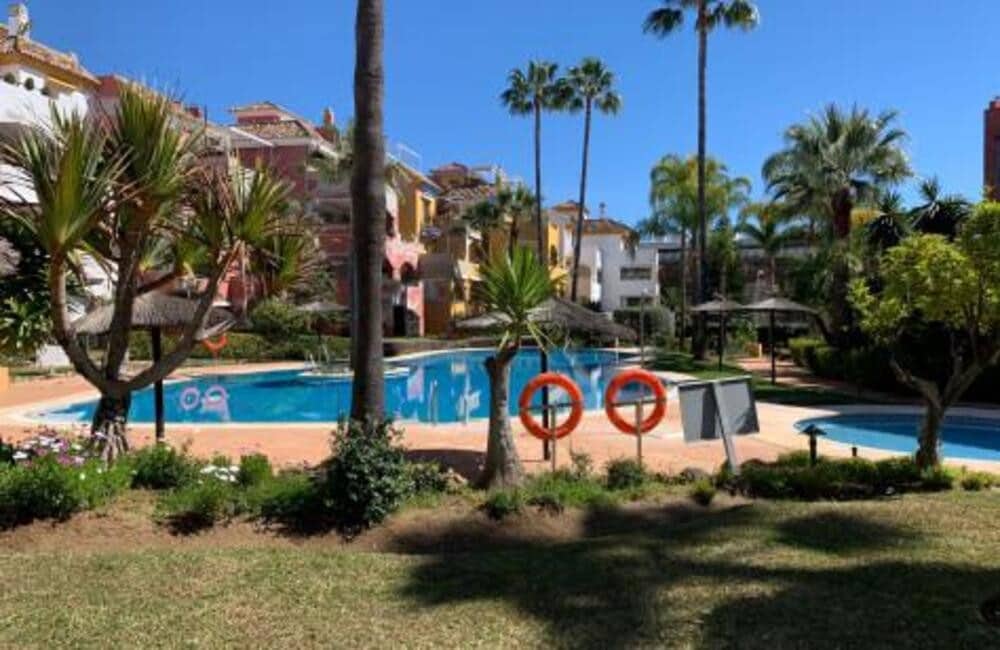 4 quarto Apartamento para arrendar em Marbella com garagem - 3 500 € (Ref: 9909934)