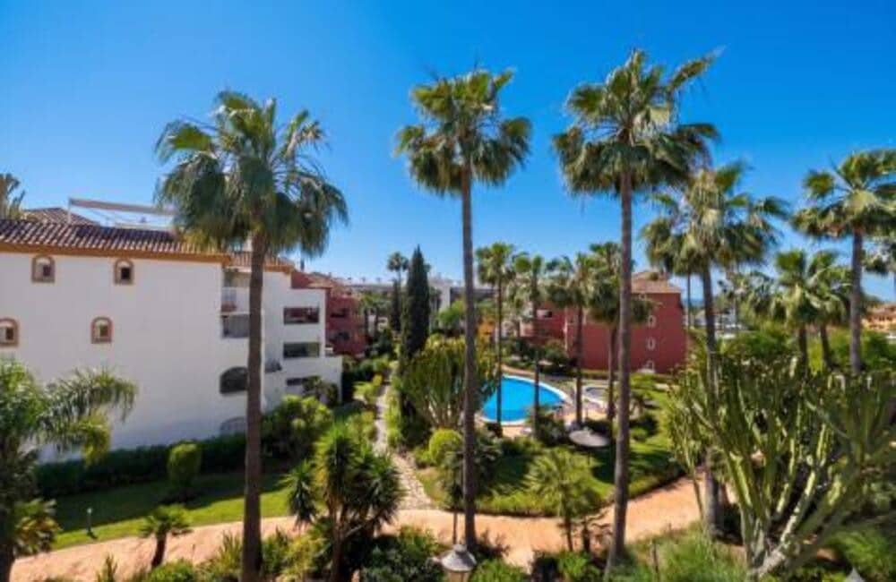 4 quarto Apartamento para arrendar em Marbella com garagem - 3 500 € (Ref: 9909934)
