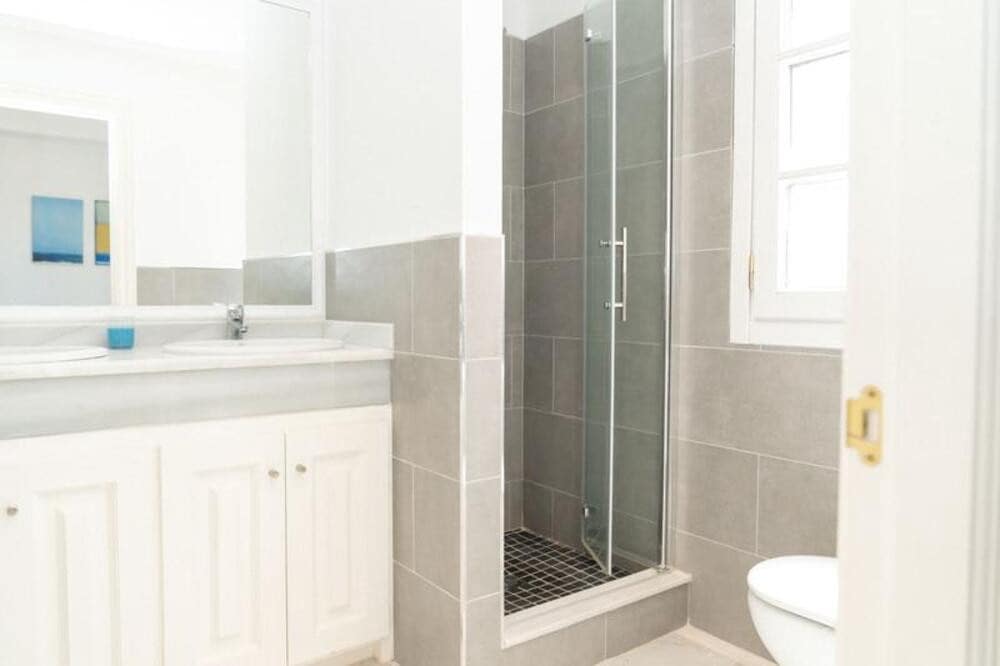3 chambre Maison de Ville à vendre à La Heredia avec piscine garage - 750 000 € (Ref: 9909936)