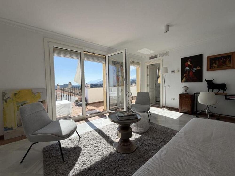 3 chambre Maison de Ville à vendre à La Heredia avec piscine garage - 750 000 € (Ref: 9909936)