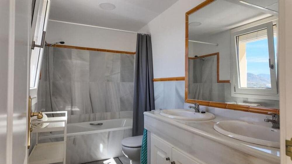 3 chambre Maison de Ville à vendre à La Heredia avec piscine garage - 750 000 € (Ref: 9909936)