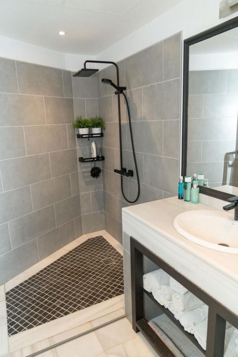 3 chambre Maison de Ville à vendre à La Heredia avec piscine garage - 750 000 € (Ref: 9909936)