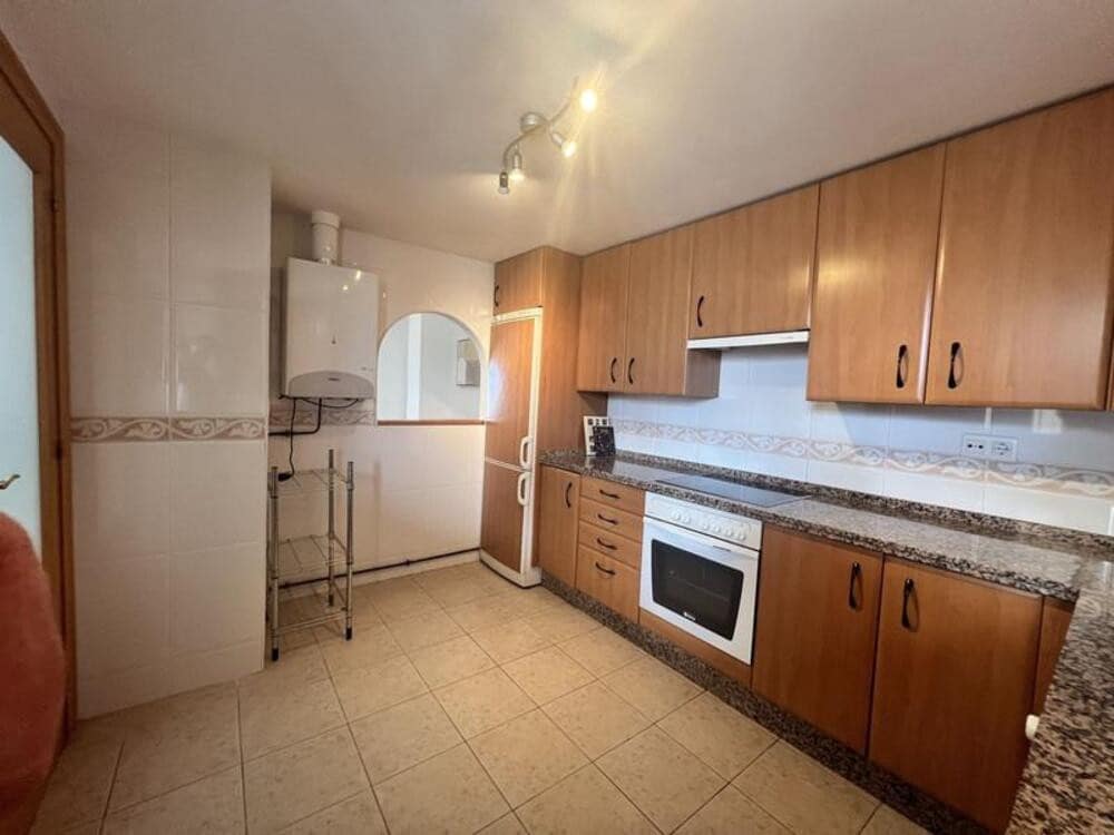 Apartamento de 3 habitaciones en Guadalmina en alquiler con piscina garaje - 2.400 € (Ref: 9909938)