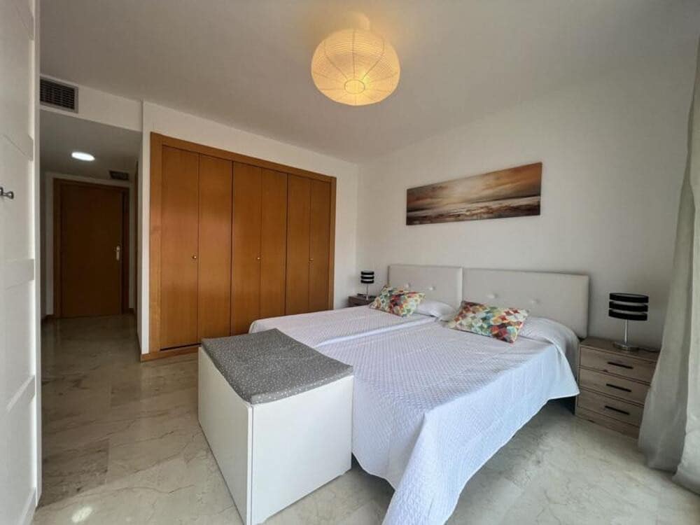 Apartamento de 3 habitaciones en Guadalmina en alquiler con piscina garaje - 2.400 € (Ref: 9909938)