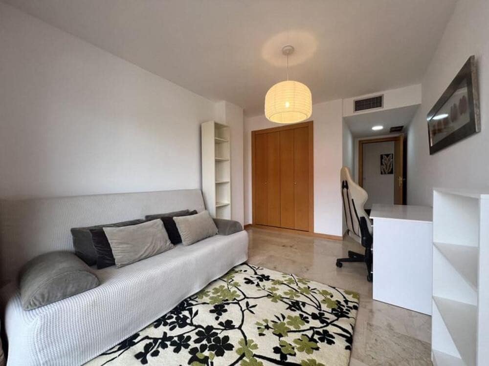 Apartamento de 3 habitaciones en Guadalmina en alquiler con piscina garaje - 2.400 € (Ref: 9909938)