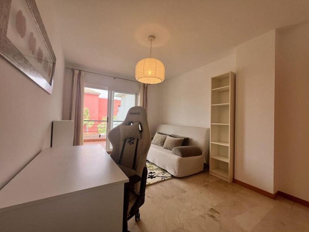 Apartamento de 3 habitaciones en Guadalmina en alquiler con piscina garaje - 2.400 € (Ref: 9909938)